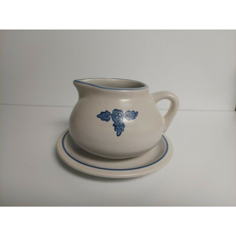 Vintage Pfaltzgraff Yorktowne Gravy Boat Sauce Pitcher w/ Underplate Stoneware